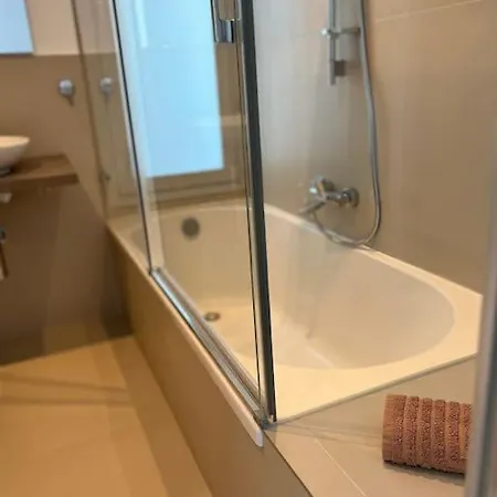 Stor Eksklusiv Bolig I Stupa Hills Apartmán